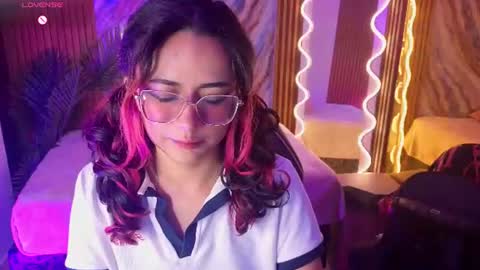 Snapshot of kristen_tay chatting on June 10, 2026, 2:56 am kristen_tay online show from June 10, 2026, 2:56 am