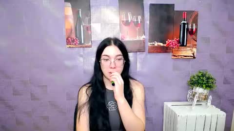 Kristen online show from October 27, 2025, 12:42 pm