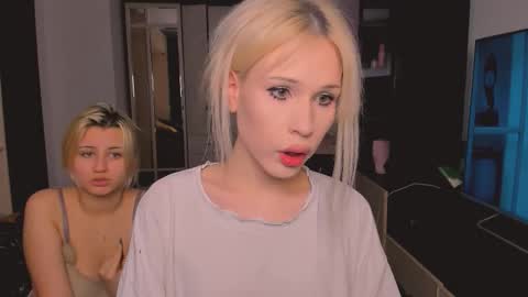 kristialsoopp online show from December 14, 2025, 9:19 pm