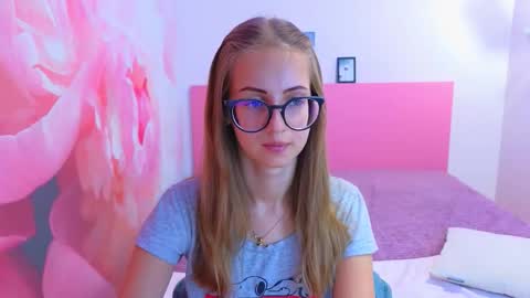 Kristina Adel online show from September 15, 2025, 6:46 am