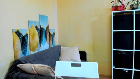 Christina online show from November 20, 2025, 6:02 am