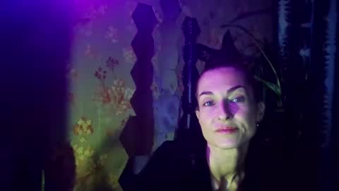Snapshot of kristinagold44 chatting on February 13, 2025, 2:42 pm Kristina online show from February 13, 2025, 2:42 pm