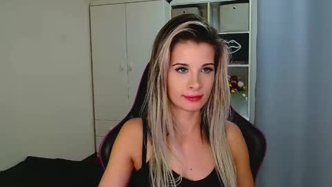 KristineAmore online show from January 7, 2026, 7:27 pm