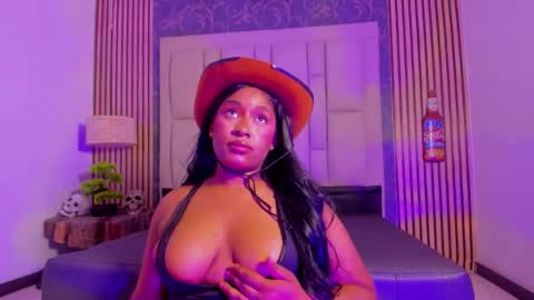 Snapshot of krixtybrown chatting on October 27, 2025, 10:03 pm krixty online show from October 27, 2025, 10:03 pm