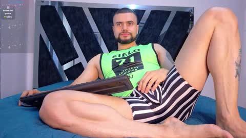 Snapshot of kroy_wood chatting on October 15, 2025, 11:54 am Kroy Wood online show from October 15, 2025, 11:54 am