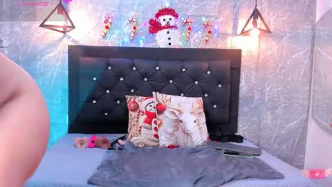 Kystal Taylor online show from December 15, 2025, 12:53 pm