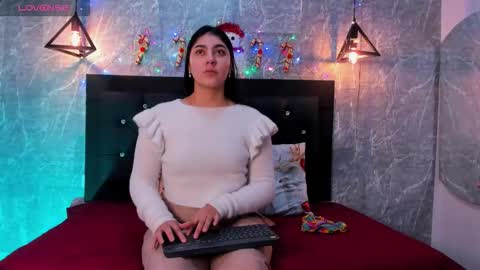 Kystal Taylor online show from December 17, 2025, 11:27 am