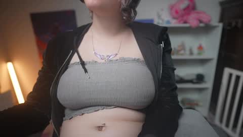 Snapshot of krystalsyxx chatting on February 7, 2025, 9:26 pm Krystal Syx online show from February 7, 2025, 9:26 pm