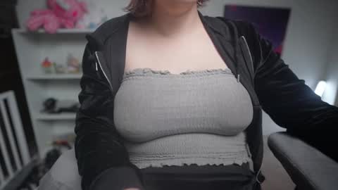 Snapshot of krystalsyxx chatting on March 12, 2025, 3:35 am Krystal Syx online show from March 12, 2025, 3:35 am