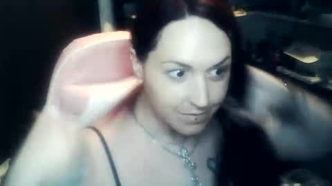 Snapshot of krystalwebss chatting on October 16, 2025, 8:43 pm Krystal Webss online show from October 16, 2025, 8:43 pm