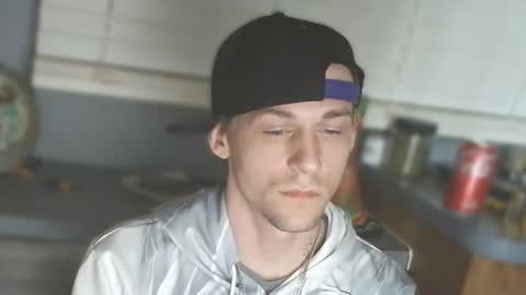 krytiar1992 online show from November 12, 2025, 8:37 am