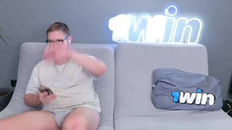 WebcamWhore online show from December 27, 2024, 8:13 am