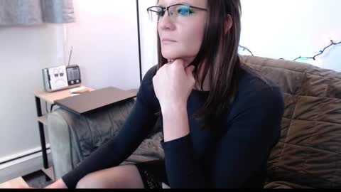 Cait online show from December 14, 2025, 3:34 am