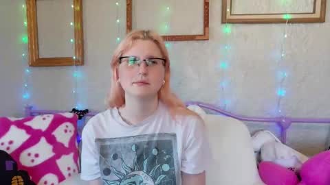 Samantha online show from April 19, 2026, 6:10 pm