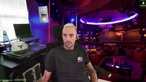 Snapshot of kuruptxxx chatting on January 15, 2025, 5:58 pm kuruptxxx online show from January 15, 2025, 5:58 pm