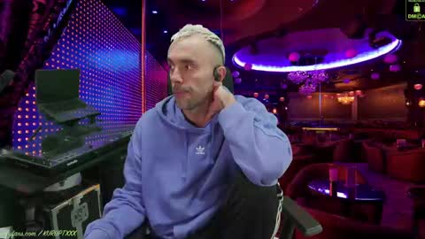 Snapshot of kuruptxxx chatting on February 11, 2025, 8:42 pm kuruptxxx online show from February 11, 2025, 8:42 pm