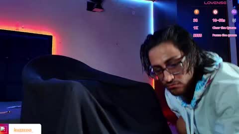 kuzzcoo online show from January 19, 2026, 2:15 am