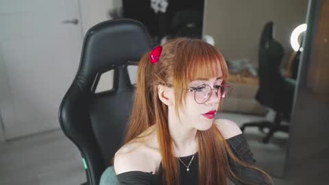 Snapshot of kveilynn chatting on February 14, 2025, 7:44 pm Kveilynn online show from February 14, 2025, 7:44 pm