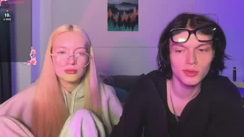 Bella and Alexandra online show from April 19, 2026, 2:33 am