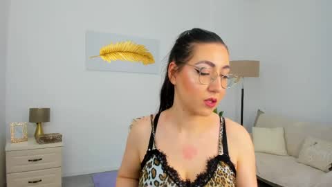 Snapshot of kylie_kathy chatting on June 2, 2026, 8:22 pm Kylie online show from June 2, 2026, 8:22 pm