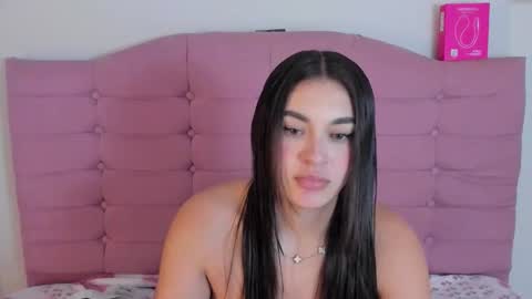 kylie_ls online show from November 19, 2025, 2:00 am