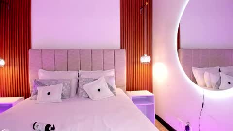 kloe sofia online show from September 15, 2025, 1:44 pm