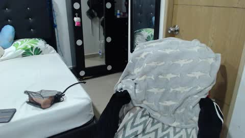 Instagram Kylie switch  followme  buy lovense here online show from January 4, 2025, 4:33 am