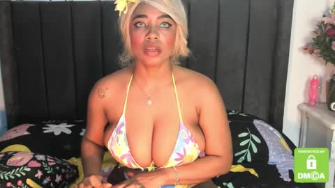 kylie white boobs online show from March 12, 2025, 10:50 pm