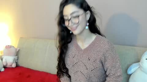 Kym Giraldo online show from December 17, 2024, 10:55 am