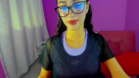 Kym Giraldo online show from November 25, 2025, 5:18 am