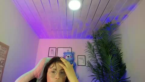 Kyomi online show from March 5, 2025, 12:22 pm