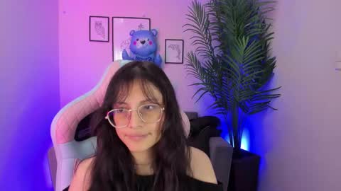 Kyomi online show from March 7, 2025, 1:07 pm