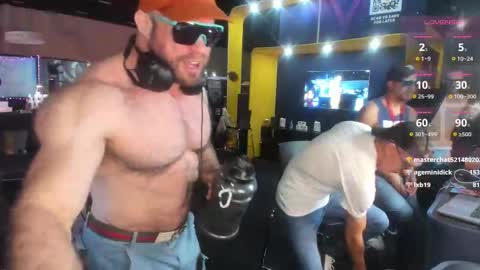 l0v35_2_5p00g3 online show from November 9, 2025, 8:18 pm