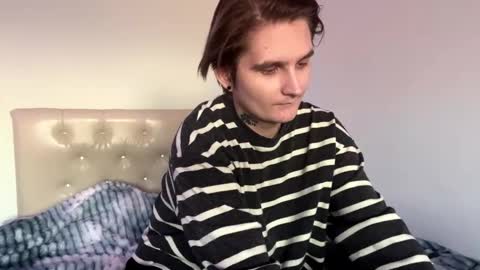 Snapshot of l1saazart chatting on December 3, 2025, 12:25 pm Lisa online show from December 3, 2025, 12:25 pm