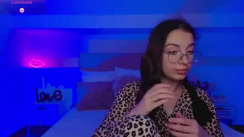 Margo  online show from November 16, 2025, 8:58 pm