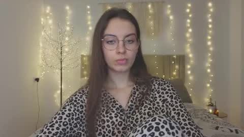 Margo  online show from December 19, 2025, 2:46 pm