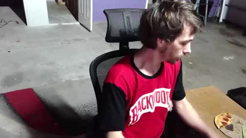 l1v1nth3dr3am online show from March 9, 2026, 5:22 am