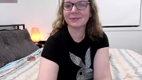 l4dyc4pricorn76 online show from April 5, 2026, 1:08 pm