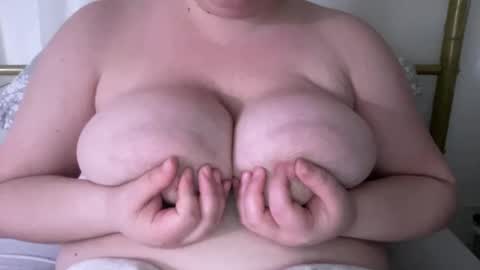 la_petite_rose_ online show from February 10, 2025, 6:09 am