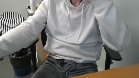 Snapshot of labelette007 chatting on January 9, 2026, 2:42 pm labelette007 online show from January 9, 2026, 2:42 pm