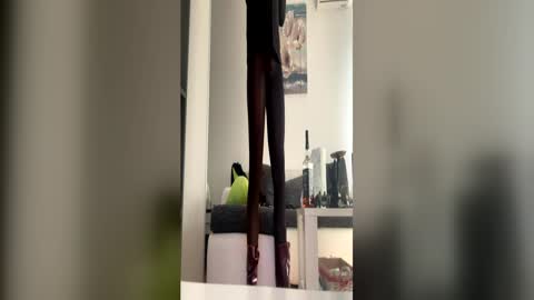 Snapshot of labondage chatting on June 21, 2026, 7:22 am labondage online show from June 21, 2026, 7:22 am