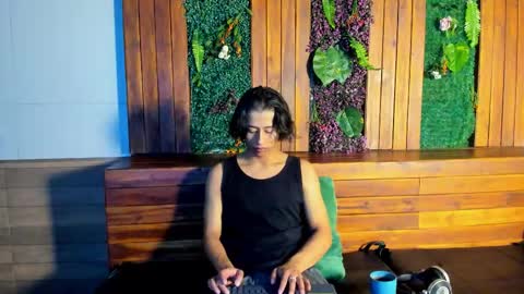 labrinthteasing online show from February 5, 2026, 12:10 pm