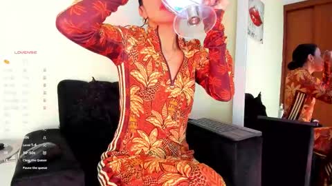 lace_victoria online show from November 30, 2025, 6:56 pm