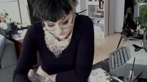 Snapshot of laceymarievelutina chatting on April 5, 2026, 11:35 pm Lacey-Marie online show from April 5, 2026, 11:35 pm