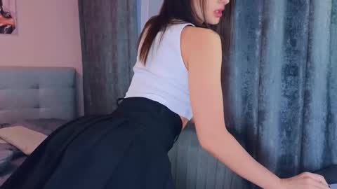 Snapshot of lachatte013 chatting on November 19, 2025, 10:59 am Kristina online show from November 19, 2025, 10:59 am