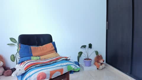 Laden And Juan online show from February 5, 2025, 7:10 pm