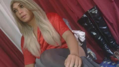Snapshot of lady_athenax chatting on June 4, 2026, 6:14 pm Athena online show from June 4, 2026, 6:14 pm