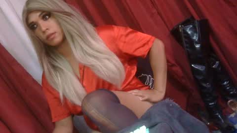Snapshot of lady_athenax chatting on June 22, 2026, 11:57 pm Athena online show from June 22, 2026, 11:57 pm