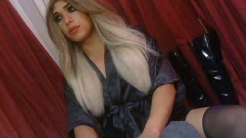 Snapshot of lady_athenax chatting on July 13, 2026, 10:40 am Athena online show from July 13, 2026, 10:40 am