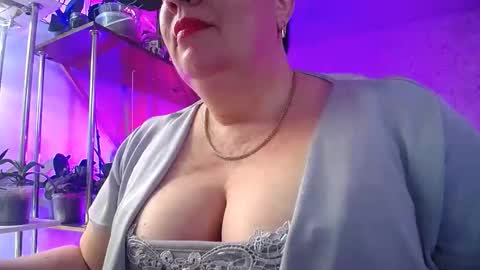 Lady Gloria online show from February 15, 2026, 10:47 am